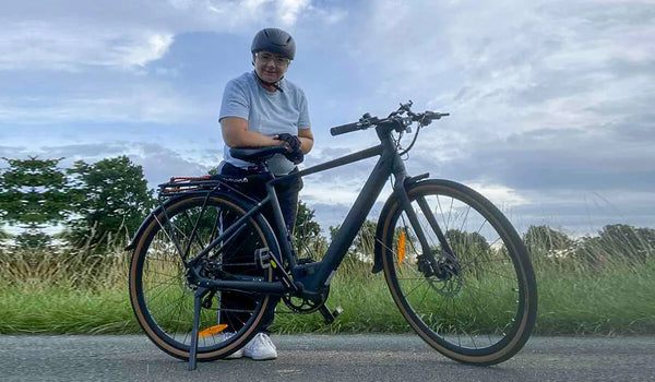 Jana pictured with the Fiido C21 gravel e-bike